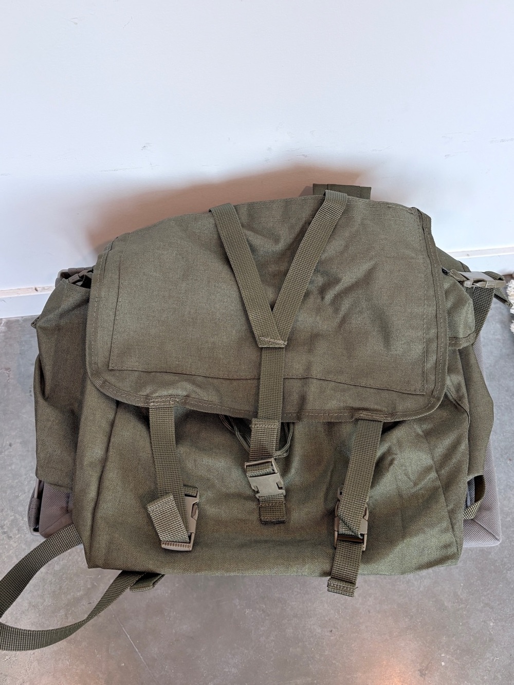 Nylon Military-Style Men's Backpack in Olive Green